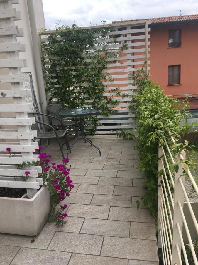 Antonella Gardalake 2 Desenzano del Garda Buitenkant foto